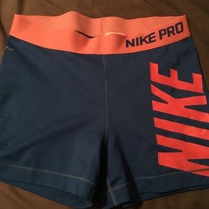 Nike pro